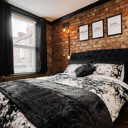Swiss Haven - Spacious 3 Bedroom House Liverpool Buitenkant foto