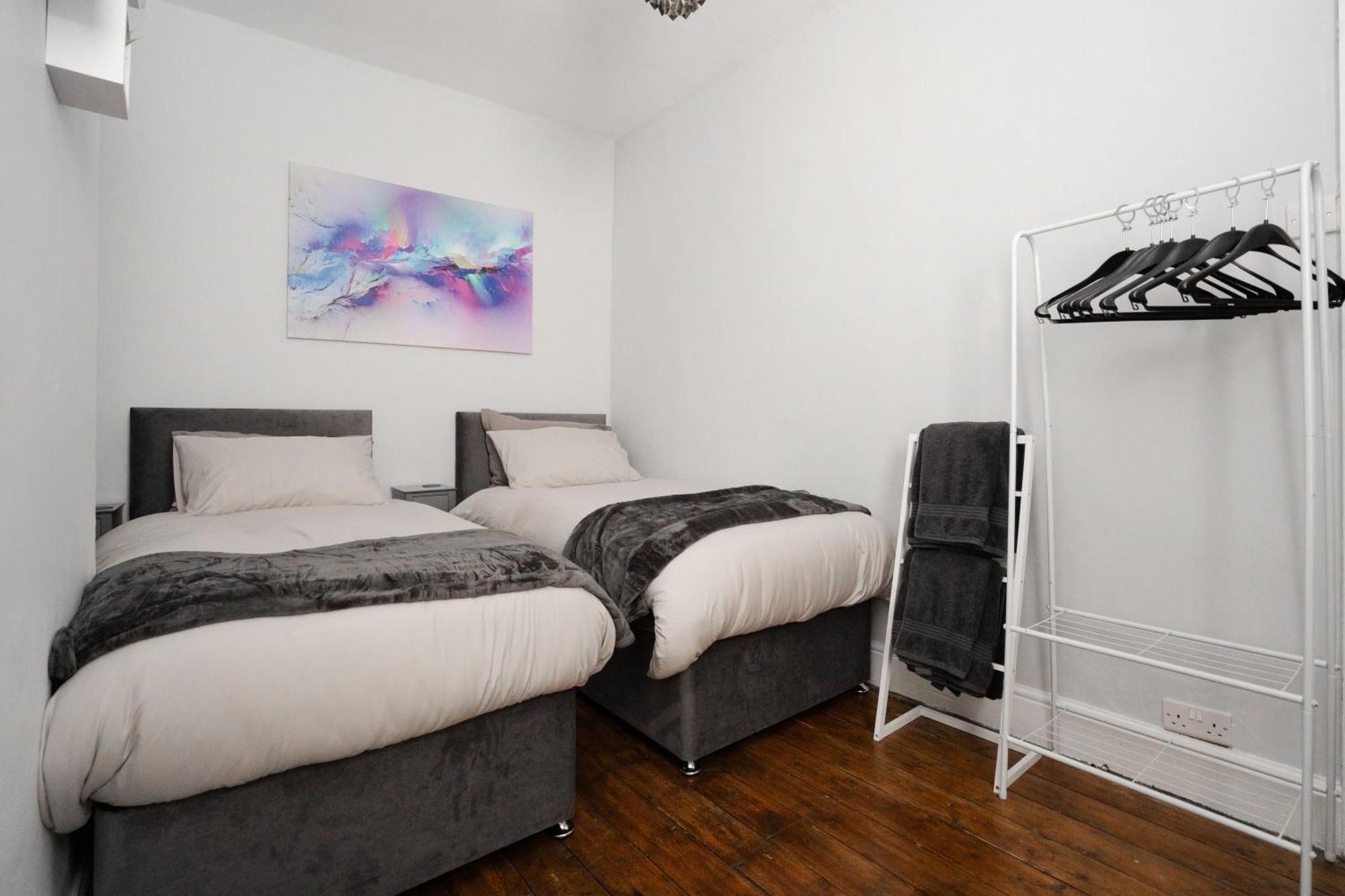 Swiss Haven - Spacious 3 Bedroom House Liverpool Buitenkant foto