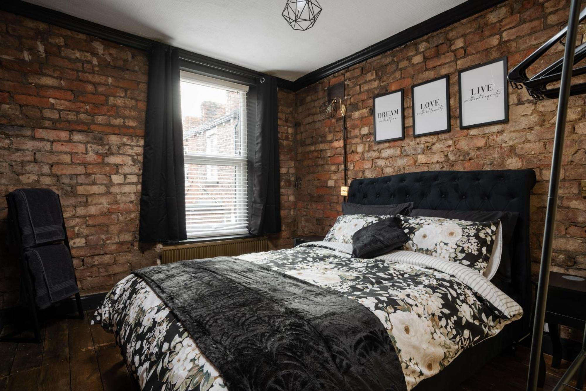 Swiss Haven - Spacious 3 Bedroom House Liverpool Buitenkant foto