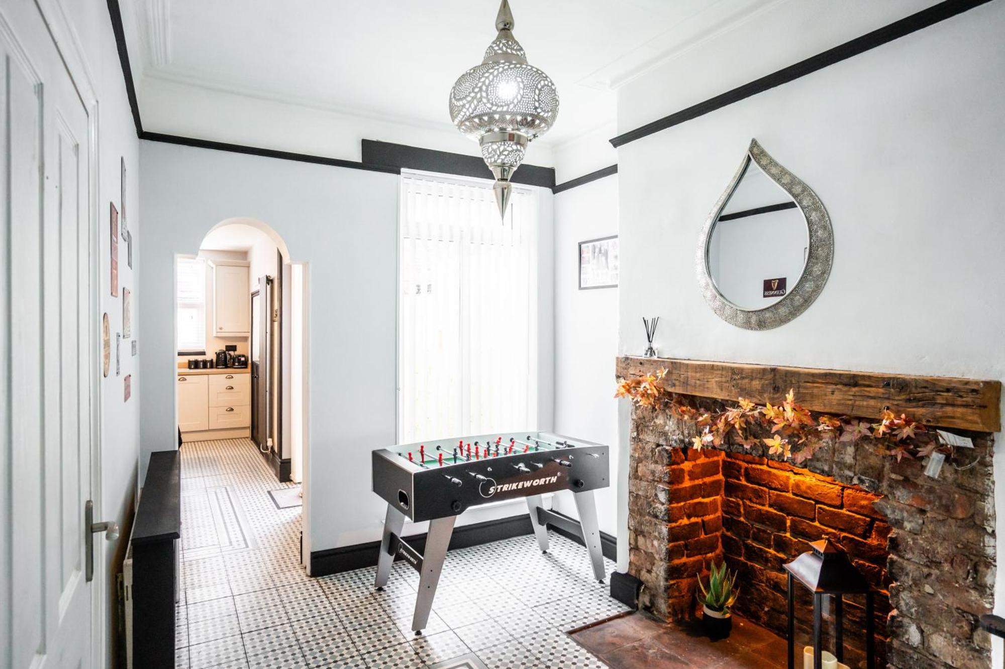 Swiss Haven - Spacious 3 Bedroom House Liverpool Buitenkant foto