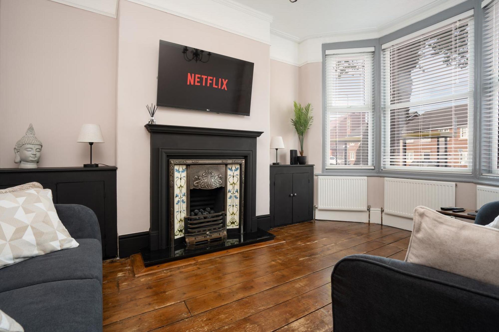 Swiss Haven - Spacious 3 Bedroom House Liverpool Buitenkant foto