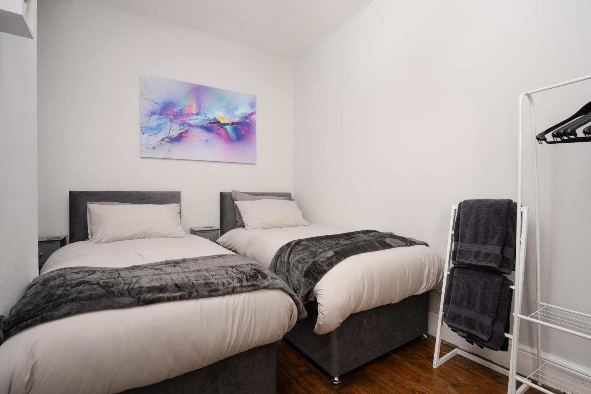 Swiss Haven - Spacious 3 Bedroom House Liverpool Buitenkant foto