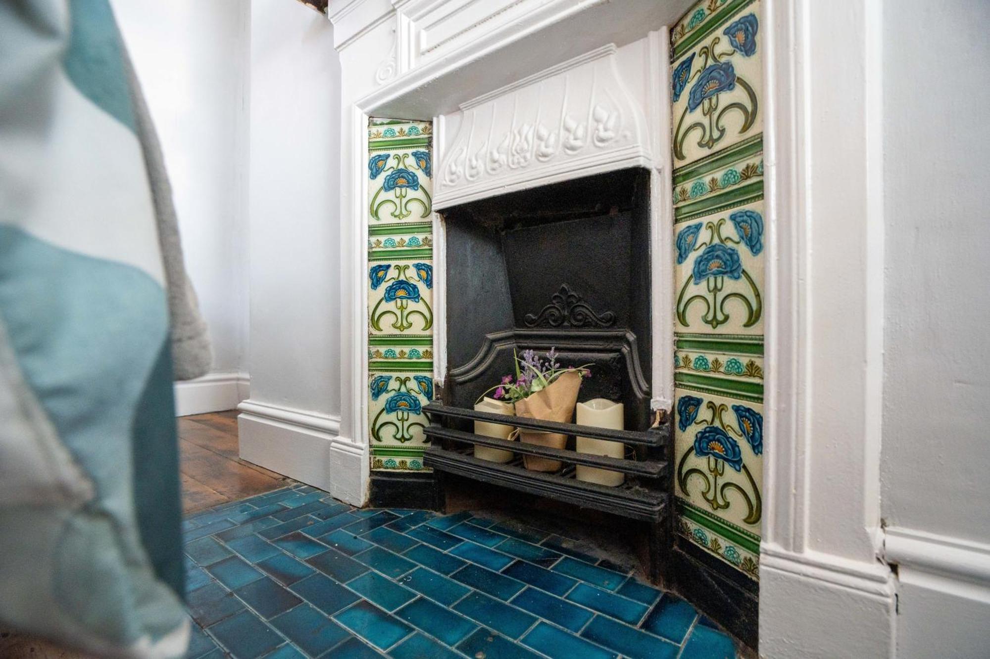 Swiss Haven - Spacious 3 Bedroom House Liverpool Buitenkant foto