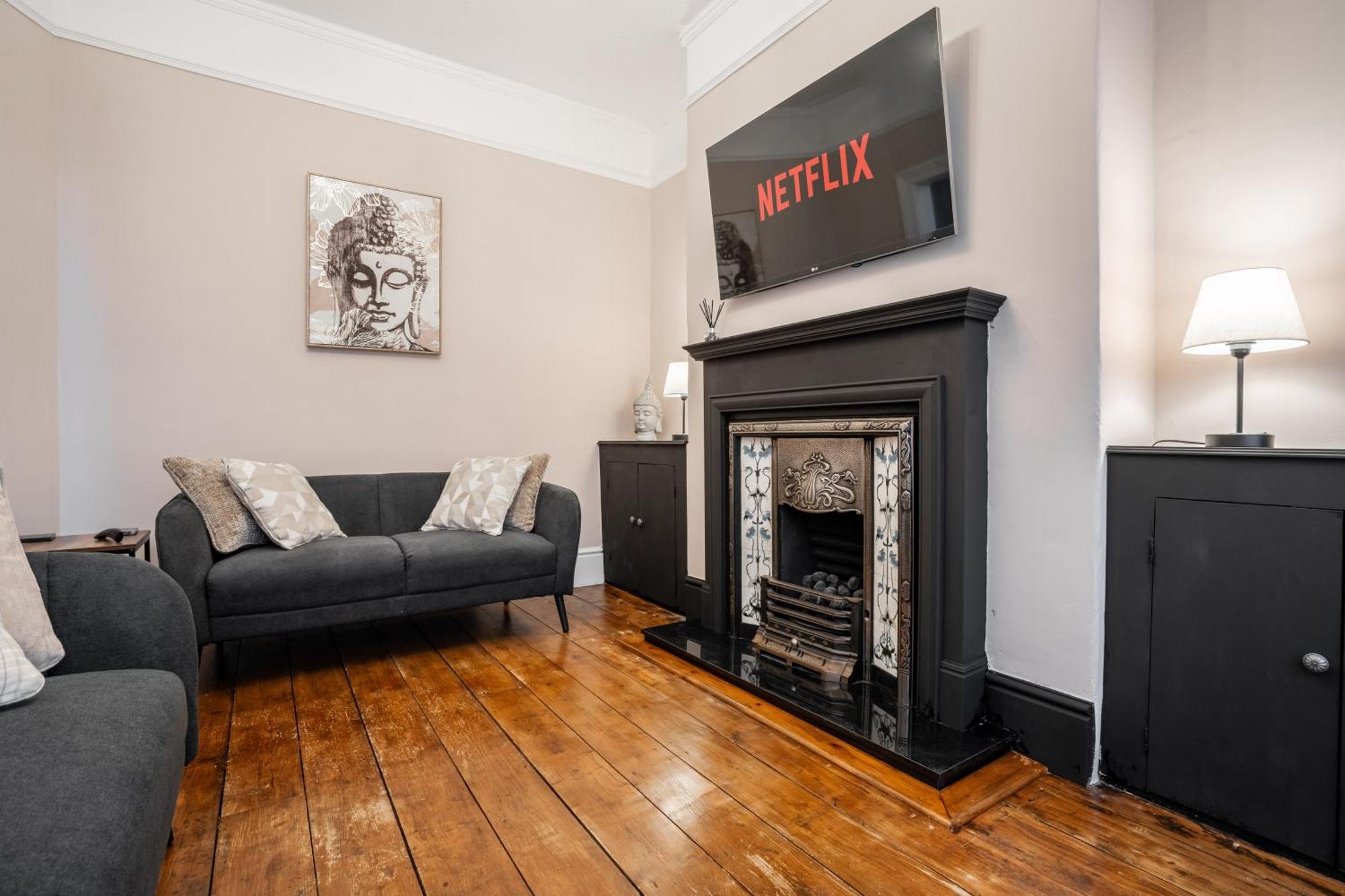 Swiss Haven - Spacious 3 Bedroom House Liverpool Buitenkant foto